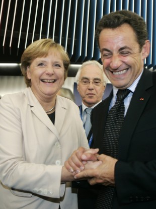 French president Nicolas Sarkozy (r) with German chancellor Angela Merkel.