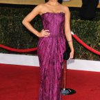 Modern Family's Sarah Hyland brightens the evening in some patterned fuschia. (Vince Flores/AFF/EMPICS Entertainment)